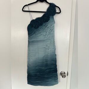 Adrianna Papell dress. Size 6